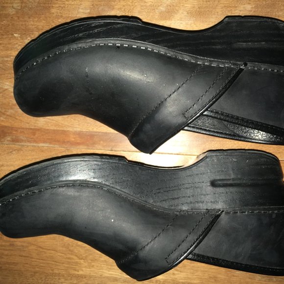 Dansko Matte Black Leather Cabrio Professional Clogs - Picture 5 of 7